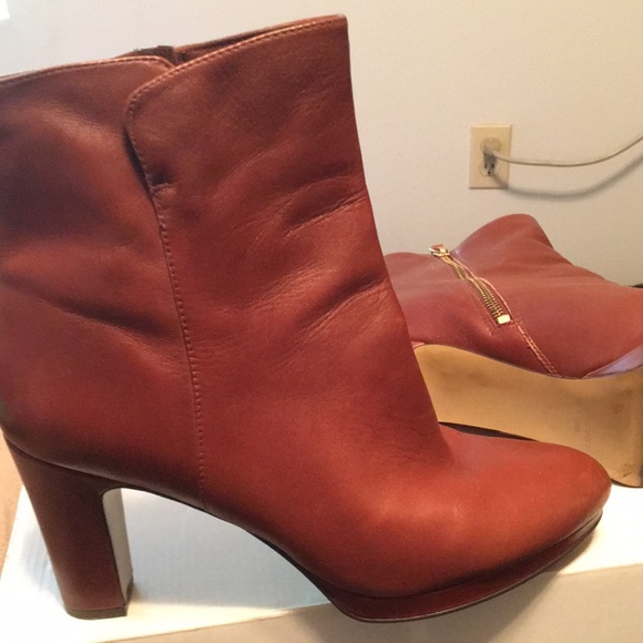 Cognac coloured booties barley worn with very little wearing on boot - Picture 3 of 3
